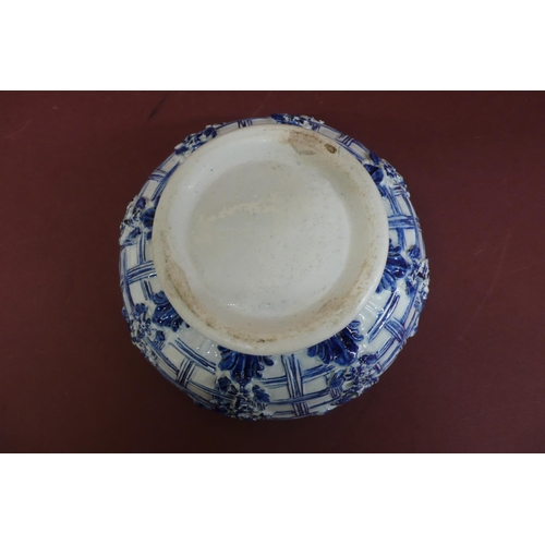 168 - Worcester style blue and white porcelain bowl with decoration of flowers and insect to bowl, pagodas... 