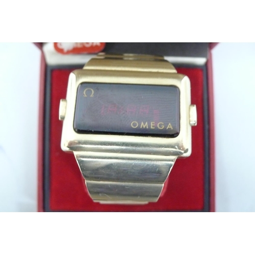 290 - An Omega Gents Electronic 1601 Box, manual