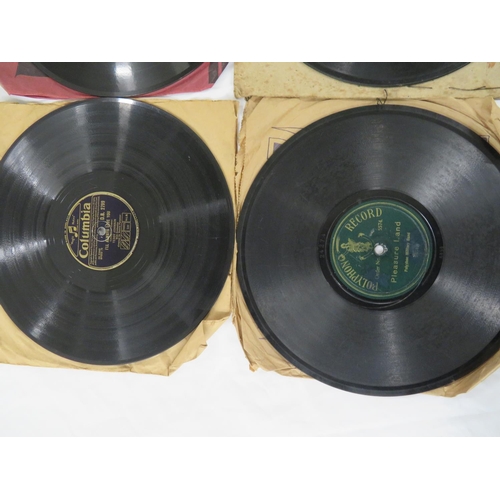 43 - Hard flight case containing many 78 RPM discs