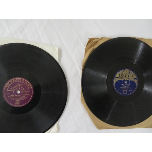 43 - Hard flight case containing many 78 RPM discs