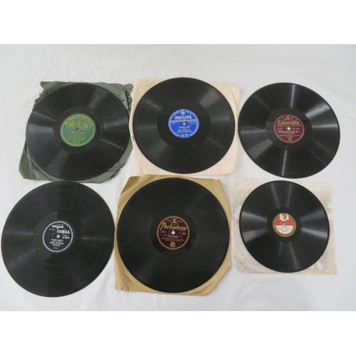 43 - Hard flight case containing many 78 RPM discs