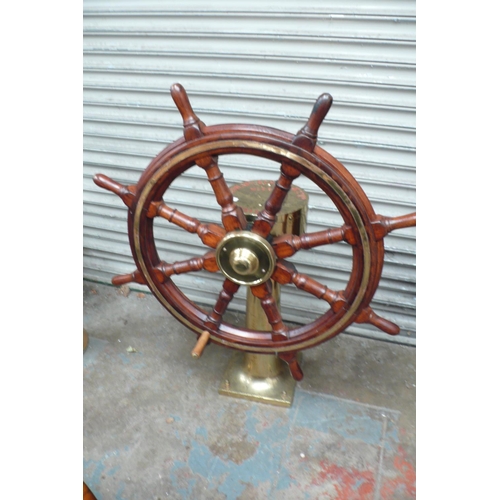 124 - Bow, McLachlan & Co Ltd. Paisley No.2639
Ships wheel with eight points connected to brass steering c... 