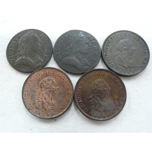 142 - George III farthings 1774, 1775, 1799(3), S3775, S3779, 1) F, 2) F, 3) VF, 4) EF 60% lustre, 5) EF 6... 