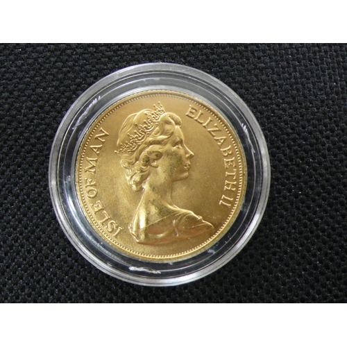 52 - 1973 Elizabeth II Isle of Man Gold sovereign, UNC