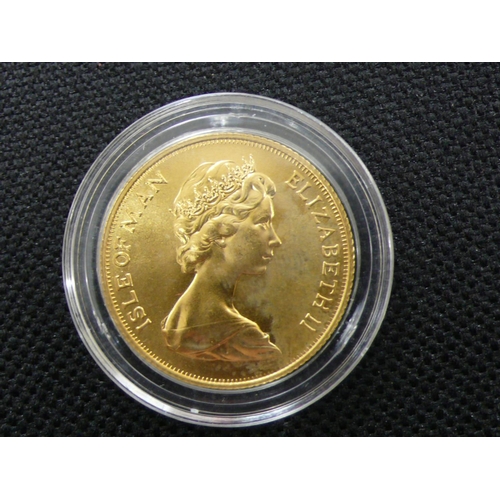 53 - 1973 Elizabeth II Isle of Man Gold sovereign, UNC