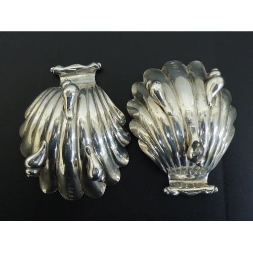 227 - Pair of George III silver salts in the form of scallop shells with sea snail feet, London 1809, 6ozt... 