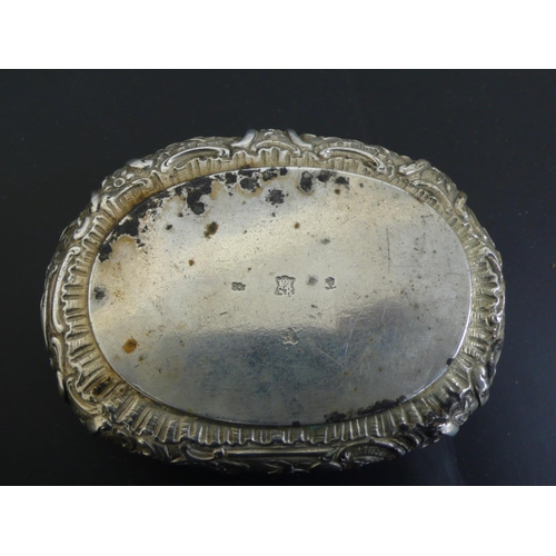 229 - 19th/20thC Continental .800 chased silver snuff box, width 2.75ins, 3.5ozt