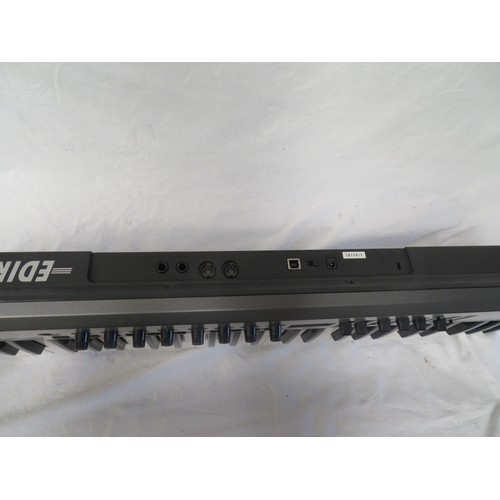 78 - Edirol PCR-M50 midi keyboard