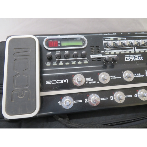 191 - Zoom G9.2tt effects unit with fender carry case