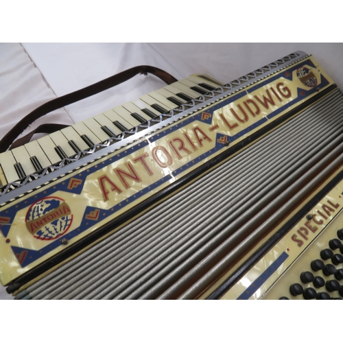 192 - Antoria-Ludwig Special accordion with its old carry case - seems to be in good condition for age