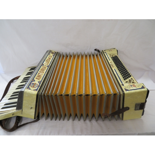 192 - Antoria-Ludwig Special accordion with its old carry case - seems to be in good condition for age