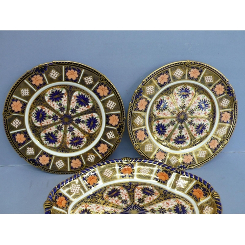 262 - Royal Crown Derby Imari cigar leaf pattern oval fruit dish plus two dessert plates, dish - 1919 leng... 