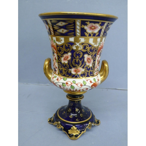 263 - Royal Crown Derby Imari cigar leaf pattern two handled urn, height 5.75ins, circa 1907