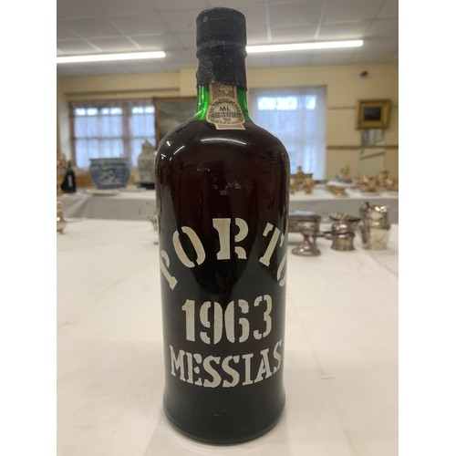 316 - Bottle of 1963 Porto Messias, ullage bottom of neck