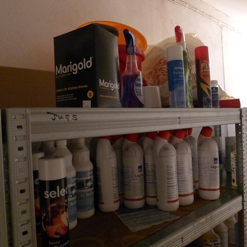 190 - A large quantity of miscellaneous domestic cleaning fluids and cleaners including; toilet cleaner, b... 