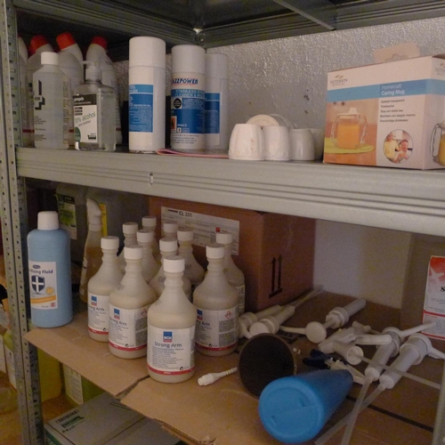 190 - A large quantity of miscellaneous domestic cleaning fluids and cleaners including; toilet cleaner, b... 