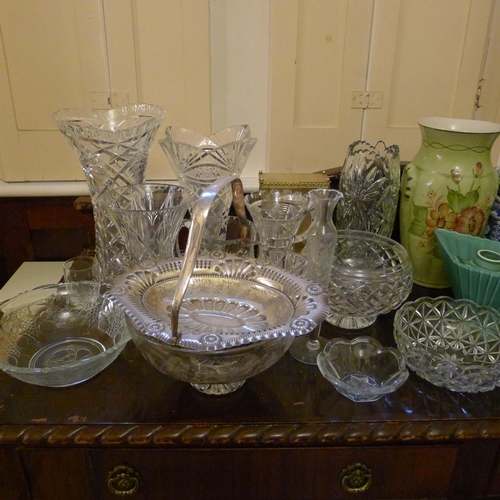 213 - A large quantity of misc decorative tea ware, coffee ware, ornaments, vases, jugs and glassware etc ... 