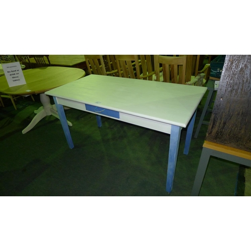 172 - 1 blue / white painted table with a small drawer either side