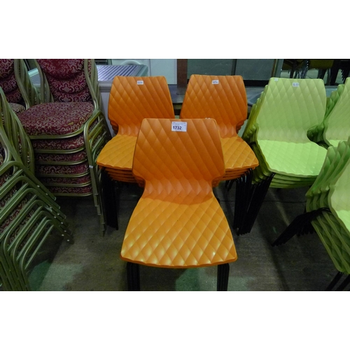 1732 - 14 plastic orange stacking chairs