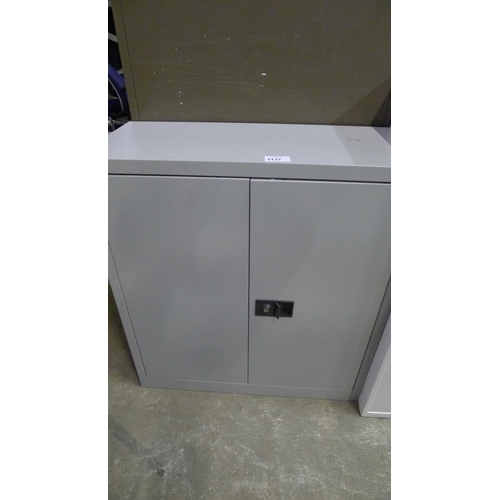 1137 - 1 low grey metal two door storage cabinet approx 3ft x 3ft