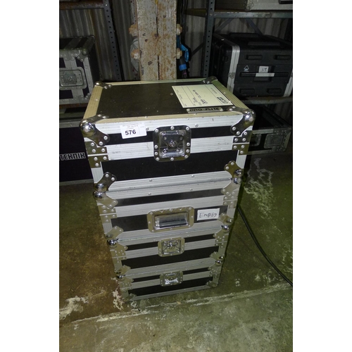 576 - 4 matching small flight cases