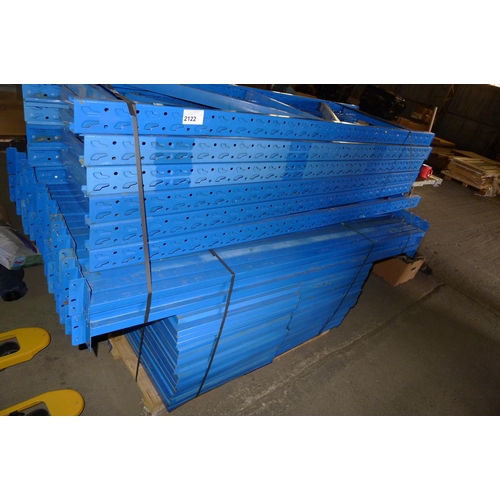 2122 - A run of 5 bays (6 uprights)  of blue metal boltless stores type racking comprising of 6 uprights at... 