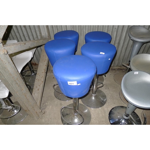 1021 - 5 blue stools