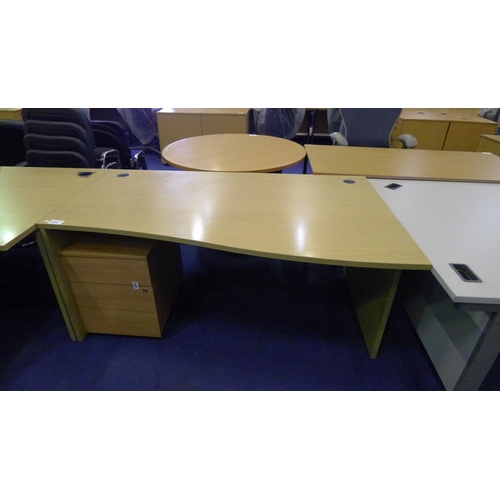 1164 - 1 wood effect wavefront office table with 1 under worktop pedestal