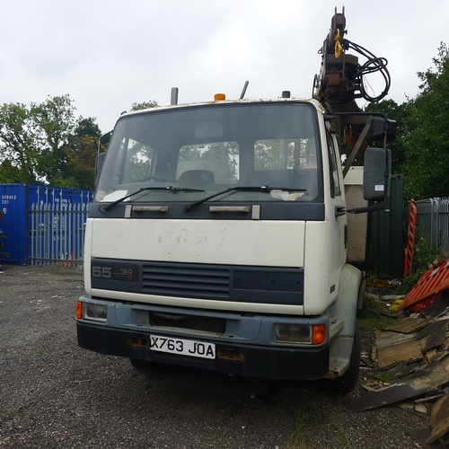 5 - DAF FA 55 160 Ti  Reg: X763 JDA  YoM 24/02/2001. Dropside lorry fitted with Atlas 3008 crane c/w aug... 