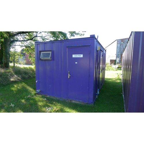 2539 - A metal anti vandal site toilet block container ladies and gents approx 2.7m x 4.9m with key