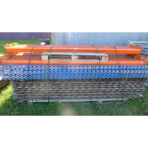 2544 - A quantity of orange / blue metal pallet racking comprising of 3 uprights at 2.86m high / 90cm deep ... 