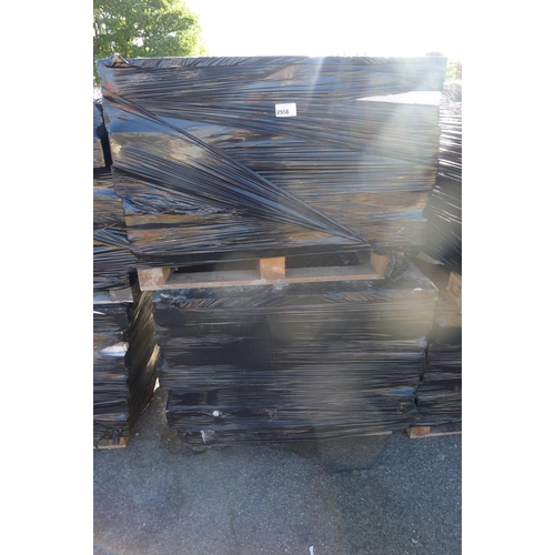 2558 - 2 pallets containing a quantity of Durox lightweight building blocks