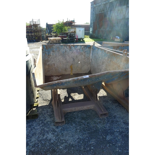 2561 - 1 metal tipping skip suitable for forklift etc