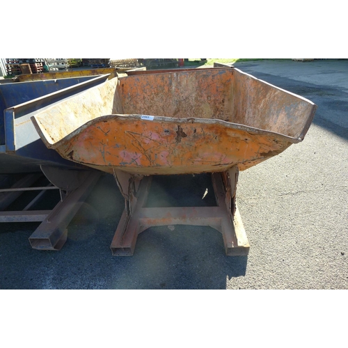 2565 - 1 metal tipping skip suitable for forklift etc - please note the front of the skip is dented