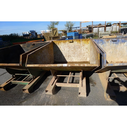 2567 - 1 metal tipping skip suitable for forklift etc