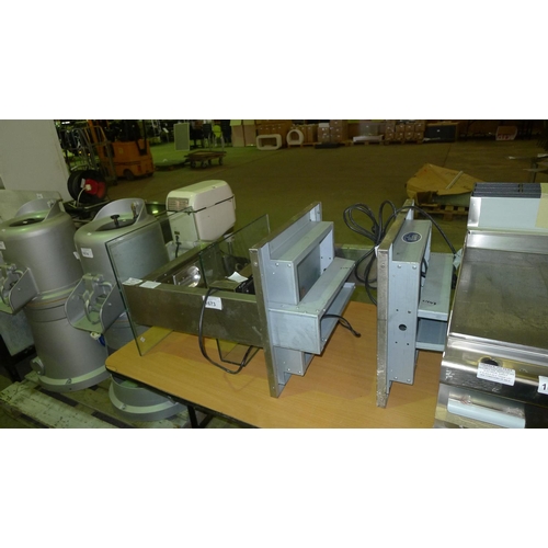 1673 - Three commercial stainless steel integrated hot plates by Counterline - trade