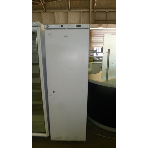 1681 - 1 tall single door commercial fridge by iArp - trade