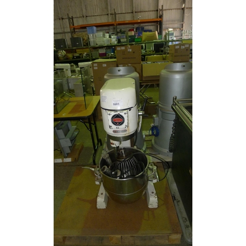 1685 - 1 large commercial food mixer by Heng You, comes with bowl and 3 mixing attachments 240v - trade