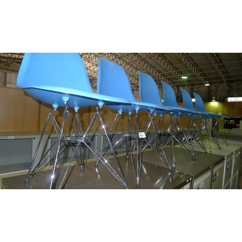 1085 - 6 plastic / metal designer style chairs - blue