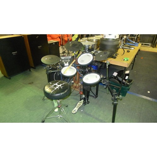 139 - 1 Roland percussion sound drum kit type td-6v unit comes with three drums 3 symbals a stool,  a kick... 