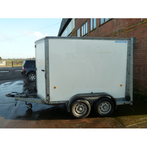 1720 - Ifor Williams Box trailer Model. BV 85G twin axle 2700 kgs. Rear roller door. Front side door. keys ... 