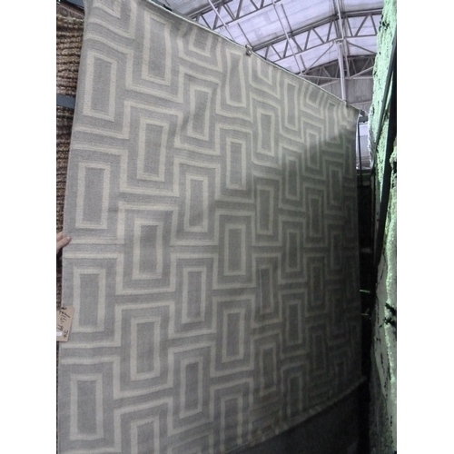 1461 - 2 floor rugs comprising 1 x large grey shiny RRP £205 & 1 x slightly smaller grey / white patterned ... 