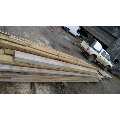 3330 - A quantity of various wood, sizes vary but includes tongue / groove, 200mm x 100mm, 150mm x 20mm etc... 