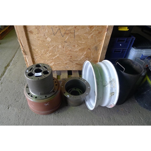 2081 - 1 Leyland brake drum, 2 Iveco hubs, 1 lorry wheel (10 stud) & 1 metal bin