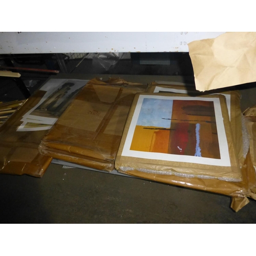 3026 - A large quantity of various prints. Not practical to list in any more detail so please come and view... 