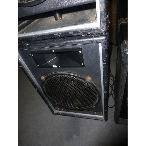 131 - A complete disco system including a Peavey CS 800 400w x 400w power amp, various lights, twin CD pla... 