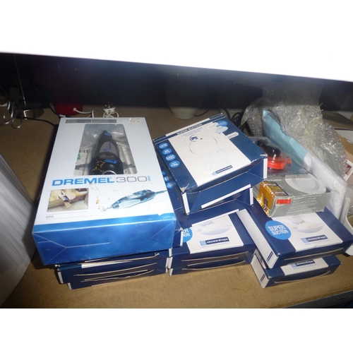 1333 - A quantity of various items including a Dremel multitool type 300, bathroom sets, floor maintenance ... 