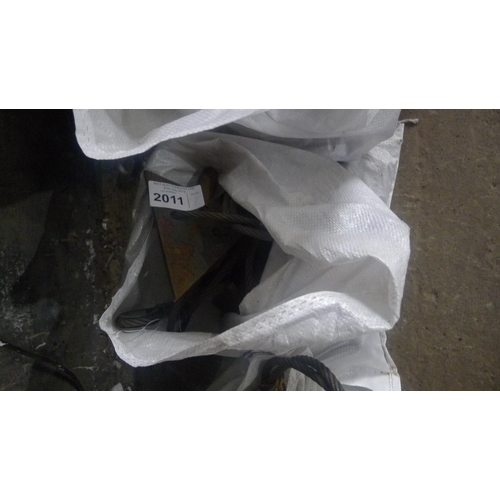 2011 - 1 bag containing 10 x ex-MoD hammer in wire anchor strops