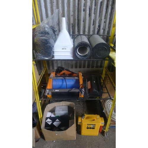 2014 - A quantity of various items including a Rotowash unit type M30B, filters, screws, a jump start unit ... 