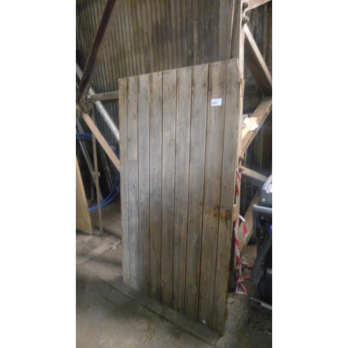 2047 - 1 rustic wooden door